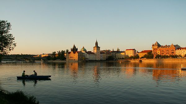 Muzeum Bedřicha Smetany pohledem z protějšího vltavského břehu. Muzeum Bedřicha Smetany