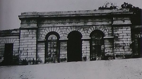 Místo budoucího stanoviště Muzea s Koňskou bránou postavenou roku 1832. FOTO: Archiv Národního muzea Místo budoucího stanoviště Muzea s Koňskou bránou postavenou roku 1832. FOTO: Archiv Národního muzea