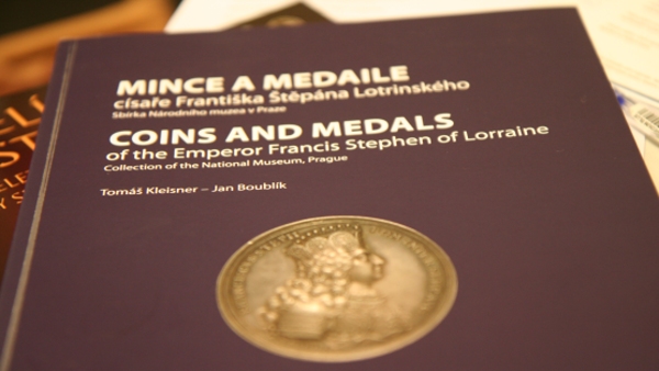 Obálka knihy Mince a medaile císaře Františka Štěpána Lotrinského foto: obálka knihy Mince a medaile císaře Františka Štěpána Lotrinského
