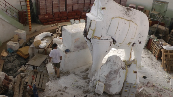 Rekonstrukce mamuta v prostoru bývalého slonince Rekonstrukce mamuta v prostoru bývalého slonince