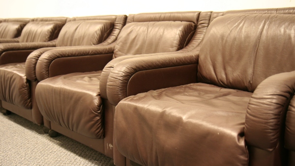 V tomto případě se o autorský nábytek Karla Pragera velmi pravděpodobně nejedná, říká Ladislav Zikmund-Lender V tomto případě se o autorský nábytek Karla Pragera velmi pravděpodobně nejedná, říká Ladislav Zikmund-Lender