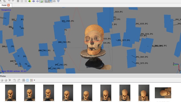 Náhled na úpravu fotografií a tvorbu modelu lebky vysokého hodnostáře Nefera v modelačním programu (autor Vladimír Brůna) Náhled na úpravu fotografií a tvorbu modelu lebky vysokého hodnostáře Nefera v modelačním programu (autor Vladimír Brůna)