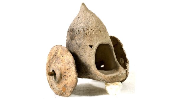 Značné množství archeologických nálezů keramických nádob určených k pohřbívání j zdobeno zoomorfními obrazy. Často se objevují obrazy zvířat symbolizující sílu.