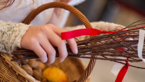 O svátku svaté Barbory se na Slovensku  řezaly větvičky z různých ovocných stromů (v Čechách se většinou používaly pouze třešňové větvičky) zdroj: Jan Pohunek