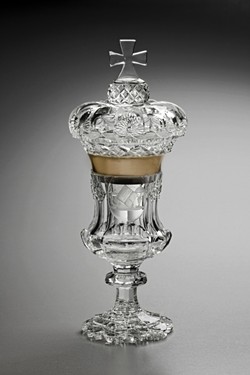 Pohár s víkem s věnováním Josefu Jungmannovi, kolem 1836. Severní Čechy – Nový Svět (Neuwelt) zdroj: Národní muzeum