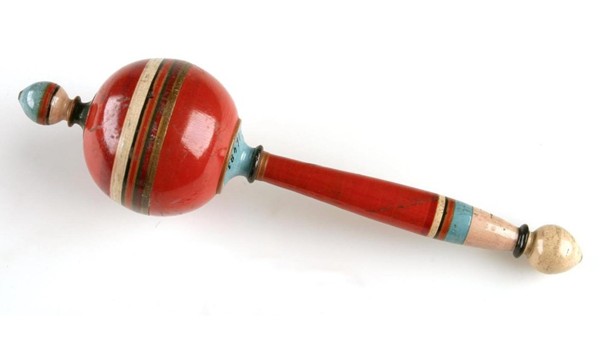 Hračka - chřestítko, 19. století (zdroj: Národní muzeum) Hračka - chřestítko, 19. století (zdroj: Národní muzeum)