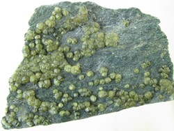 Minerál Andradit z italského Val Malenco, o rozměrech 9 × 6 cm získalo muzeum od F. W. Cassirera už v roce 1936 (zdroj: Národní muzeum) Minerál Andradit z italského Val Malenco, o rozměrech 9 × 6 cm získalo muzeum od F. W. Cassirera už v roce 1936 (zdroj: Národní muzeum)