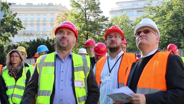 Ministr kultury Daniel Herman v doprovodu generálního ředitele NM Michala Lukeše. Zdroj: Národní muzeum Fotografie. Ministr kultury Daniel Herman v doprovodu generálního ředitele NM Michala Lukeše. Zdroj: Národní muzeum