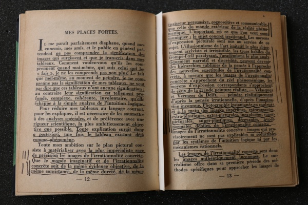 Podškrty a různé poznámky svědčí o tom, že Teige knihy opravdu četl
